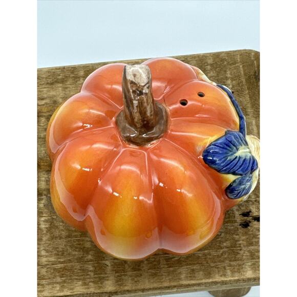 Vintage Gourd Pumpkin Salt & Pepper Shakers Thanksgiving Fall Table Decor  Spice - Picture 12 of 15